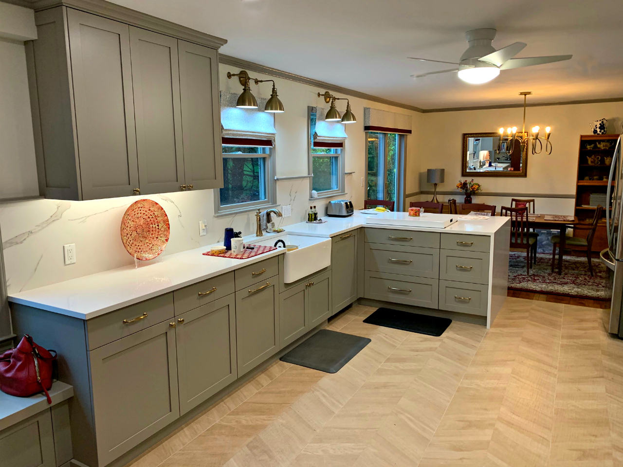 CUSTOM KITCHEN